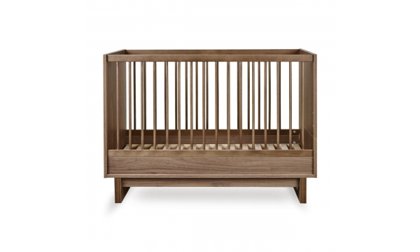 QUAX KYO kūdikio lovytė WALNUT 120x70 cm QUAX KYO kūdikio lovytė WALNUT 120x70 cm